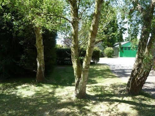 Copthorne Caravans Hotel Merston Exterior foto